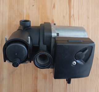 BOMBA CALDERA FERROLI GRUNDFOS UPS15-50 A0/FL