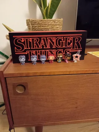 Figuras Stranger Things Kinder Joy