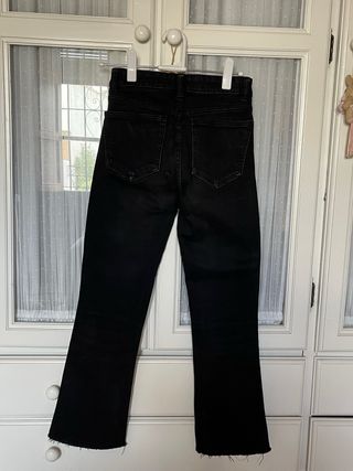 Pantalón vaquero negro Zara flare
