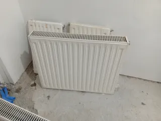 Seis radiadores de calefacción metal