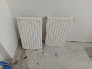 Seis radiadores de calefacción metal