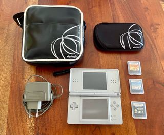 Nintendo DS Argento con Accessori