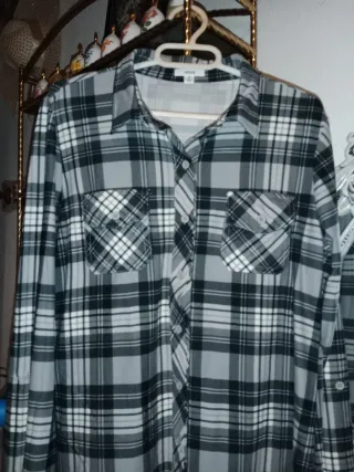 2 Camisas cuadros roja y negra