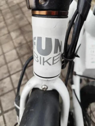 Bicicleta Eléctrica Plegable Blanca