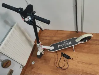 Patinete Eléctrico Pioneer Blanco