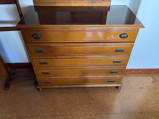 Cómoda de madera