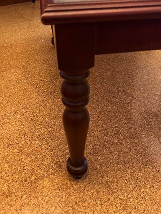 Mesa de centro de mármol y madera