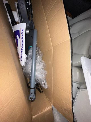 Patinete Cecotec D20E CONNECTED sin abrir