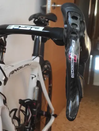 Bicicleta strada Pinarello Angliru