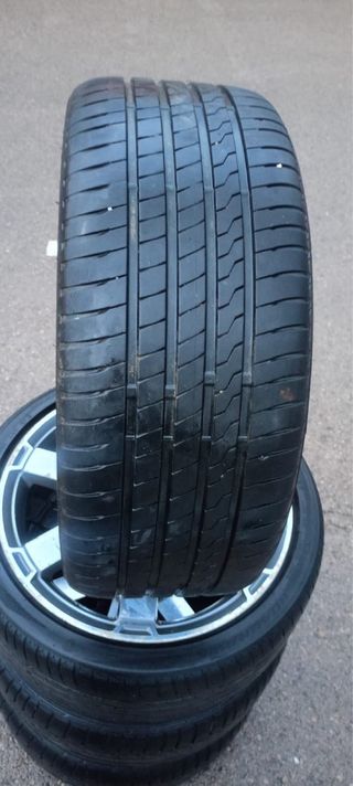 Llantas de  Ford con neumaticos 225/40 R18/ 92 Y
