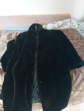 Pelliccia sintetica nera