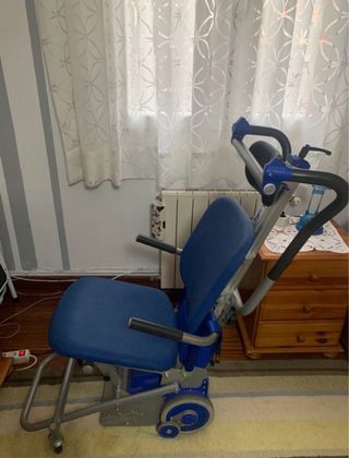 Silla salvaescaleras azul