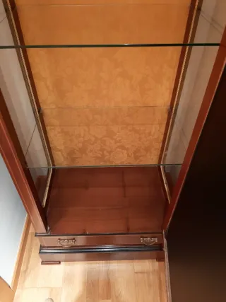 Vitrina antigua cerezo chapado buen estado