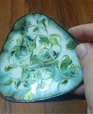 Prato esmaltado sobre cobre