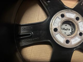 Llantas Volvo XC40 R Design 18” con neumáticos.