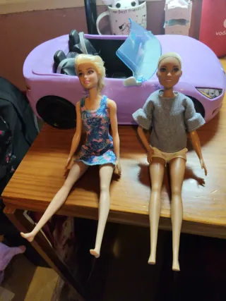 Coche Barbie con 2 Barbies