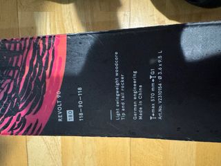 Esquís Revolt 90 (Freestyle)