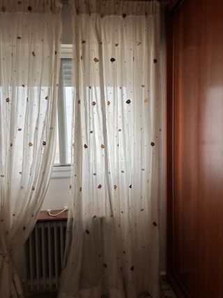 Cortinas de tela con estampado floral