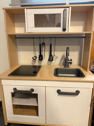 Cocina de juguete de madera