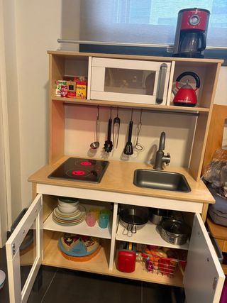 Cocina de juguete de madera