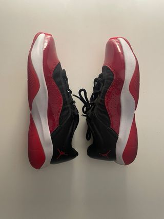 Zapatillas deportivas Nike rojas y blancas