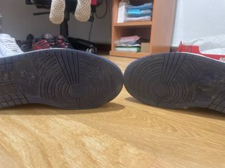 Jordan 1 Mid Azul Blanco Amarillo Rojo