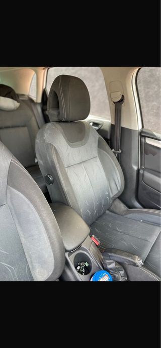 Coche blanco 5 puertas