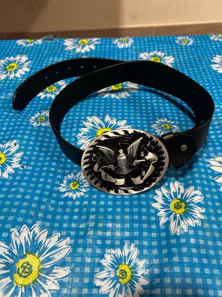 Cinturón Negro con Hebilla Plateada