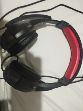 Cascos Gamer Negros y Rojos