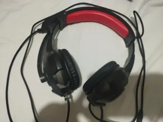 Cascos Gamer Negros y Rojos
