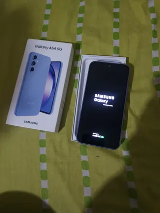 Samsung Galaxy A54 5G morado