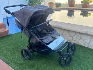 Carro Gemelar Mountain Buggy Duet + Pack