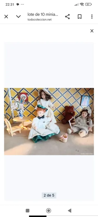 Set di bambole e mobili per casa delle bambole