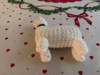 Oveja de Belén tejida a mano