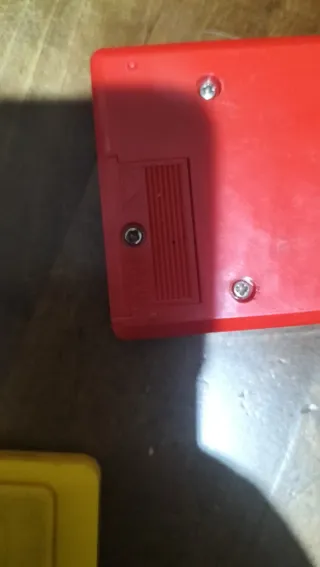 Consolas de videojuegos retro (rojo, azul, amarill