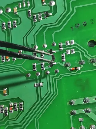 Riparazione di schede elettroniche per lavatrici, frigoriferi e microonde