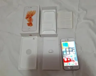 4 cellulari: Apple, Samsung, Xiaomi