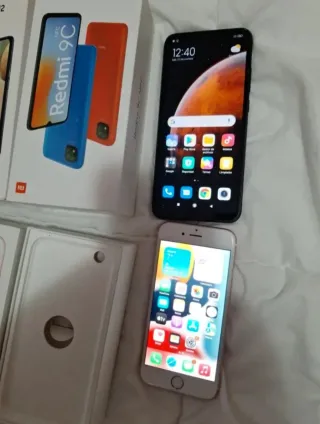 4 cellulari: Apple, Samsung, Xiaomi