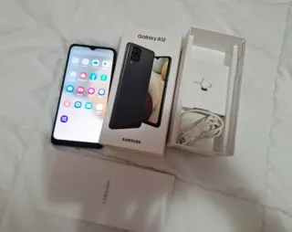 4 cellulari: Apple, Samsung, Xiaomi