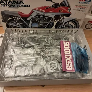 Maqueta Tamiya Suzuki GSX 1100 S Katana