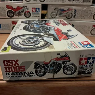 Maqueta Tamiya Suzuki GSX 1100 S Katana