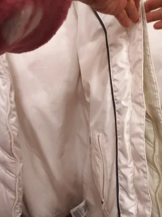 Chaqueton de plumas Adidas beige