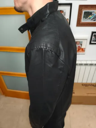 Chaqueta cuero sintético negra XL