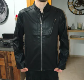 Chaqueta cuero sintético negra XL