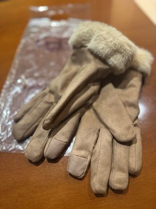 Guantes UGG Beige con Forro de Pelo