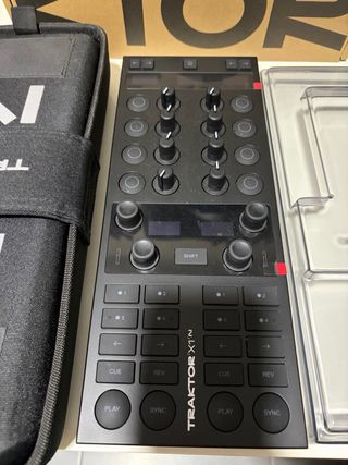 Controlador DJ Traktor X1 MK3 + Funda