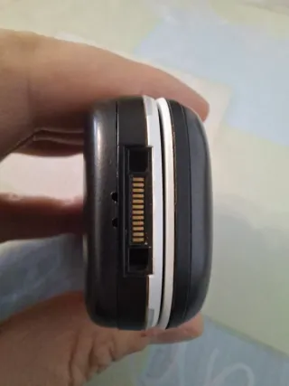 Sony Ericsson Z310i liberado + batería + cargador