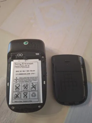 Sony Ericsson Z310i liberado + batería + cargador