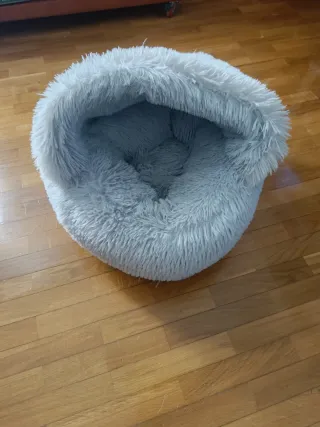 Cueva para gatos suave gris