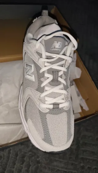 New Balance 530 Gris y Blanco totalmente nuevas